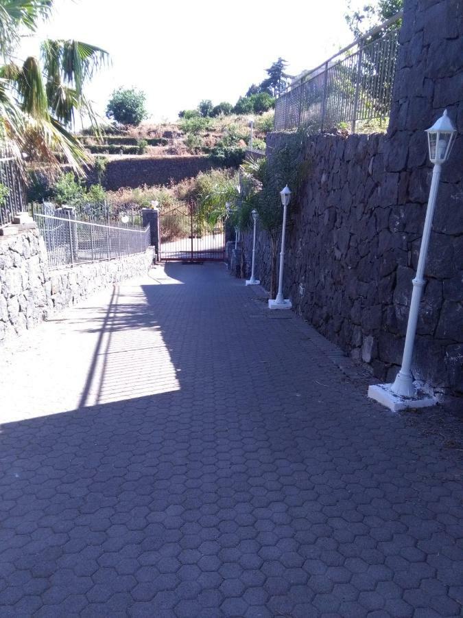 Ai Tre Archi Di Tagliaborse Villa Mascali Bagian luar foto